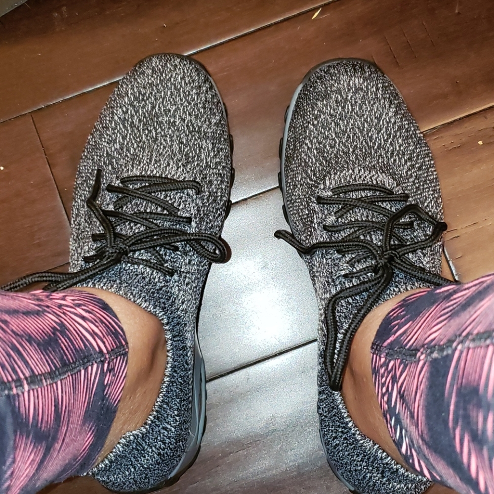 New Sneaker - Picture 2 of 5